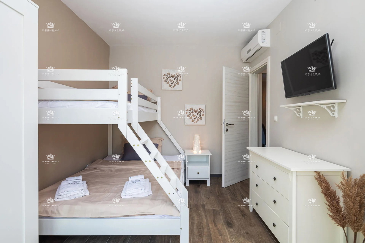 Villa di lusso con vista mare e piscina – Pag, 130 m dalla spiaggia