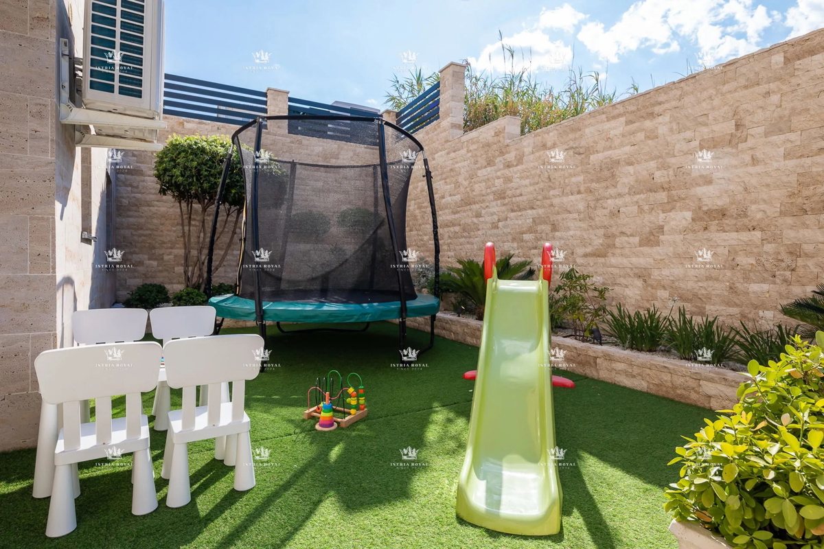 Villa di lusso con vista mare e piscina – Pag, 130 m dalla spiaggia