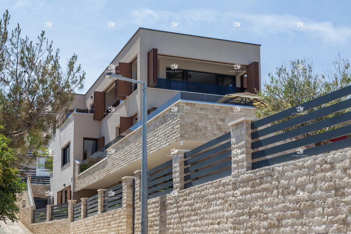 Villa di lusso con vista mare e piscina – Pag, 130 m dalla spiaggia