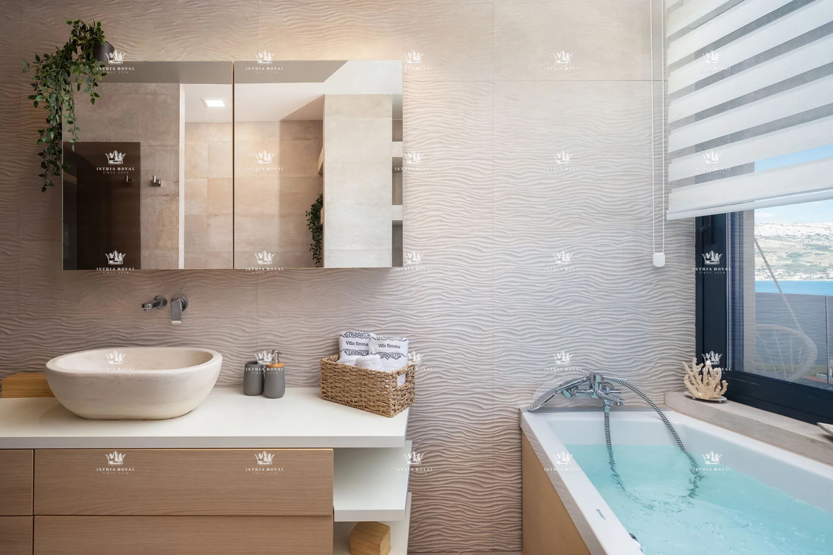 Villa di lusso con vista mare e piscina – Pag, 130 m dalla spiaggia