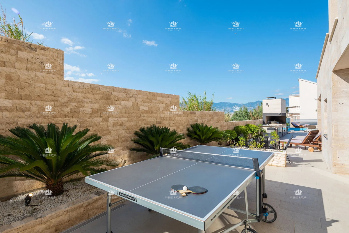 Villa di lusso con vista mare e piscina – Pag, 130 m dalla spiaggia
