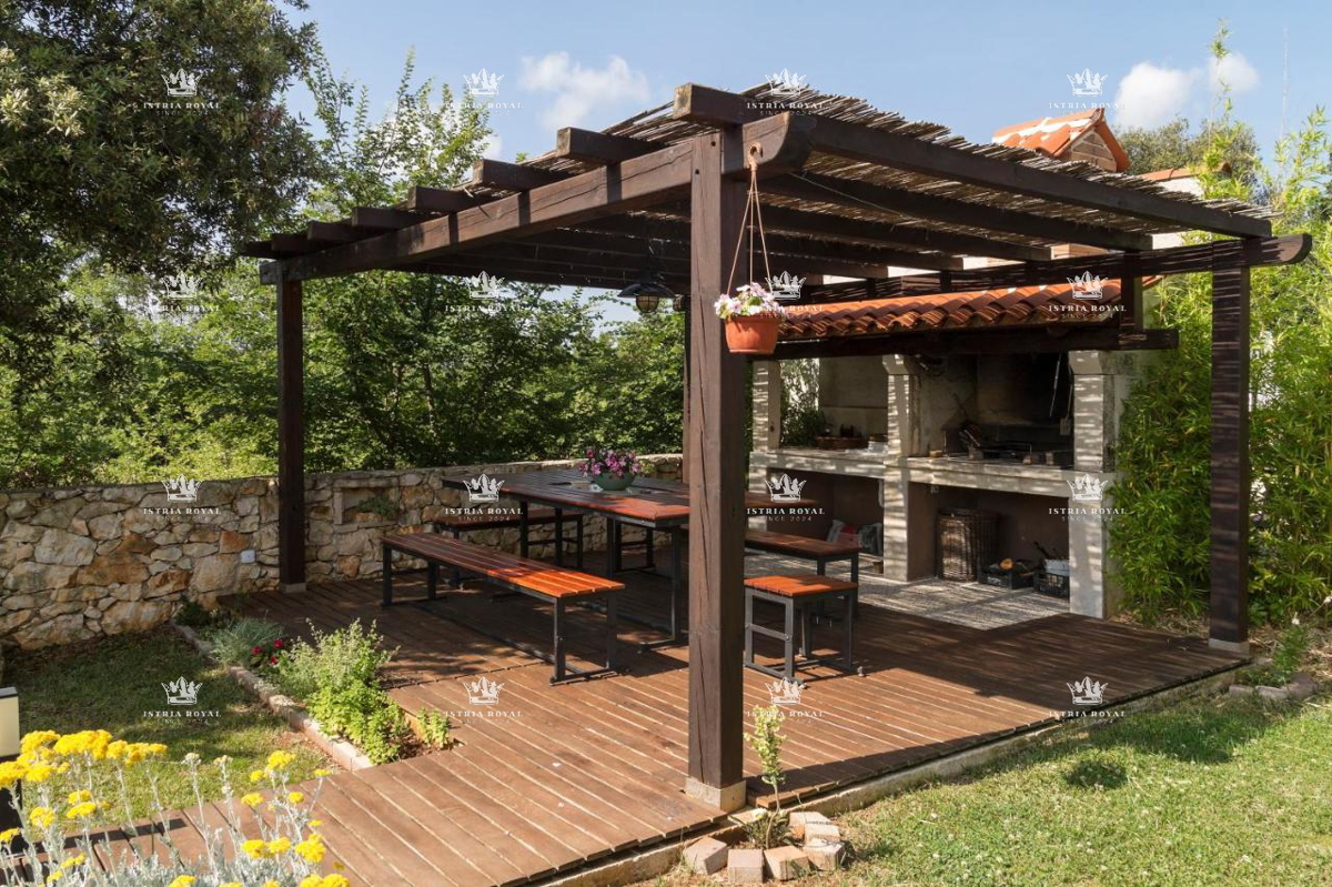 Vendita casa in Istria – Nuova costruzione con piscina a Valtura, 4 camere, a 2 km dal mare!