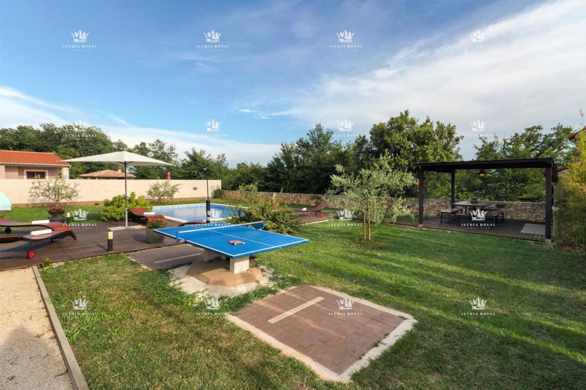 Vendita casa in Istria – Nuova costruzione con piscina a Valtura, 4 camere, a 2 km dal mare!