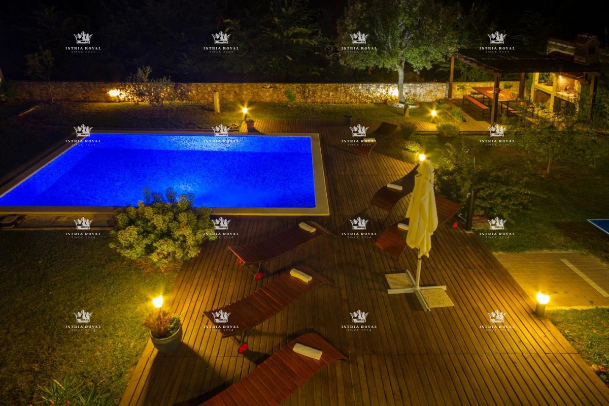 Vendita casa in Istria – Nuova costruzione con piscina a Valtura, 4 camere, a 2 km dal mare!
