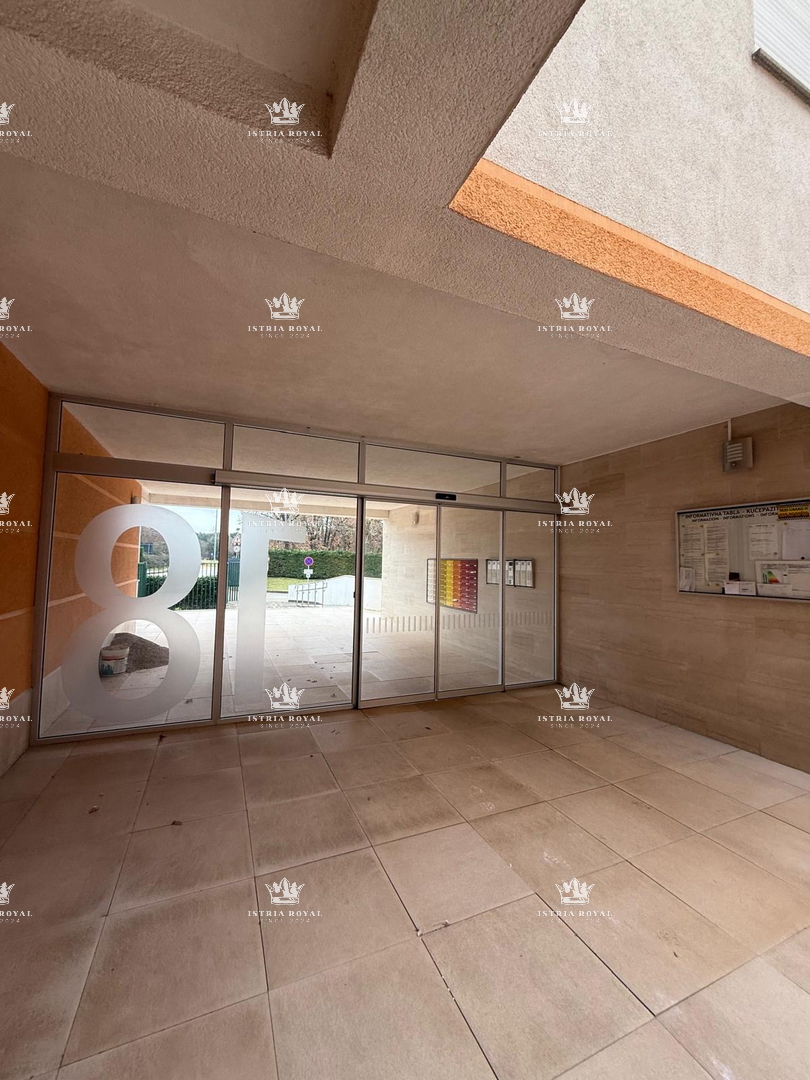 Istra, Umag, appartamento, attico, 108m2, 3 locali + soggiorno, 2 terrazze, parcheggio, VICINO AL MARE!