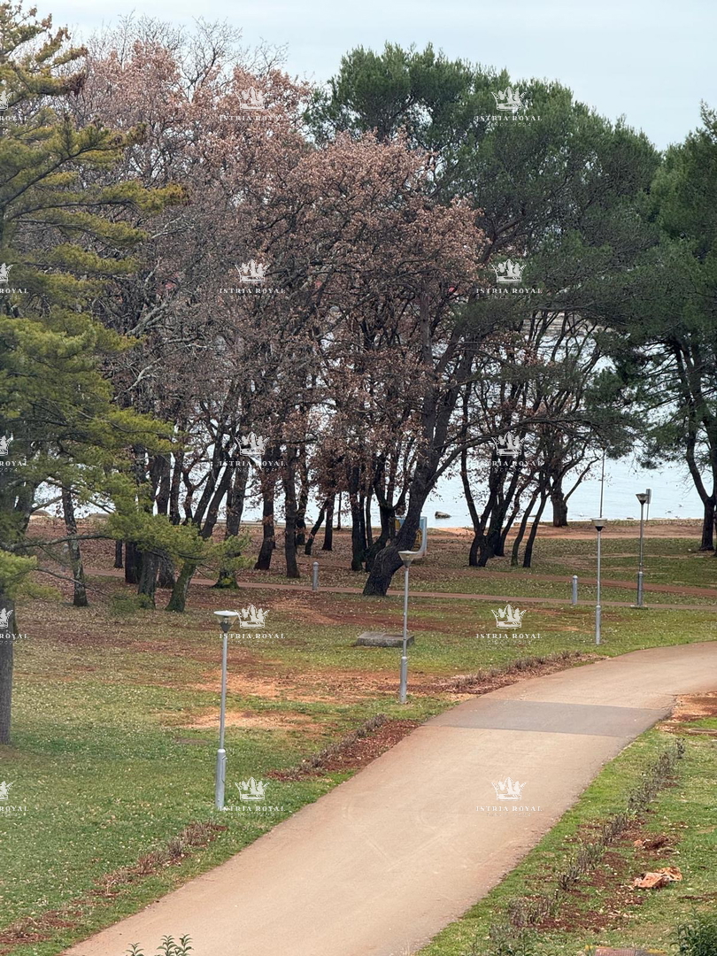 Istra, Umag, appartamento, attico, 108m2, 3 locali + soggiorno, 2 terrazze, parcheggio, VICINO AL MARE!