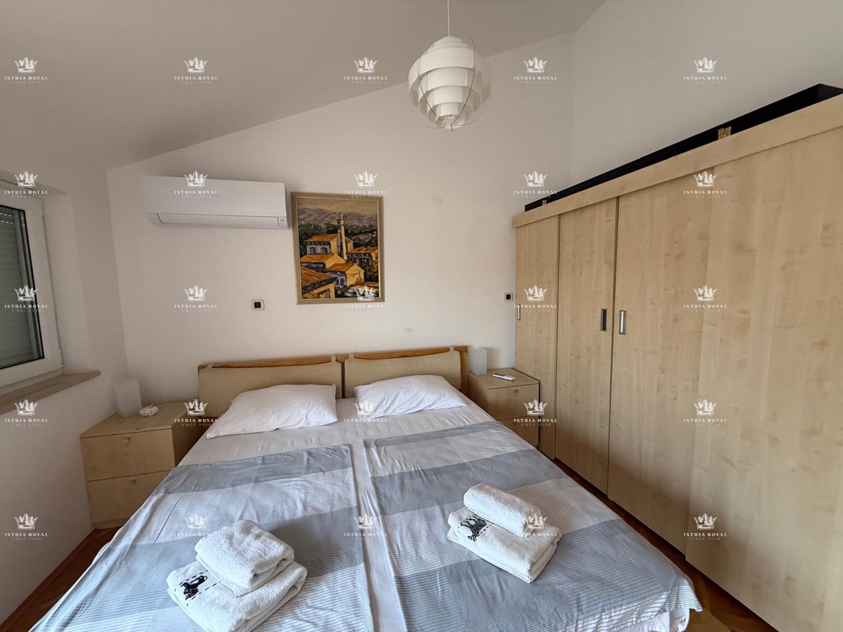 Istra, Umag, appartamento, attico, 108m2, 3 locali + soggiorno, 2 terrazze, parcheggio, VICINO AL MARE!