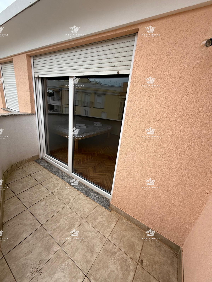 Istra, Umag, appartamento, attico, 108m2, 3 locali + soggiorno, 2 terrazze, parcheggio, VICINO AL MARE!