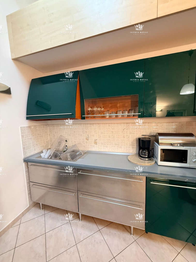 Istra, Umag, appartamento, attico, 108m2, 3 locali + soggiorno, 2 terrazze, parcheggio, VICINO AL MARE!