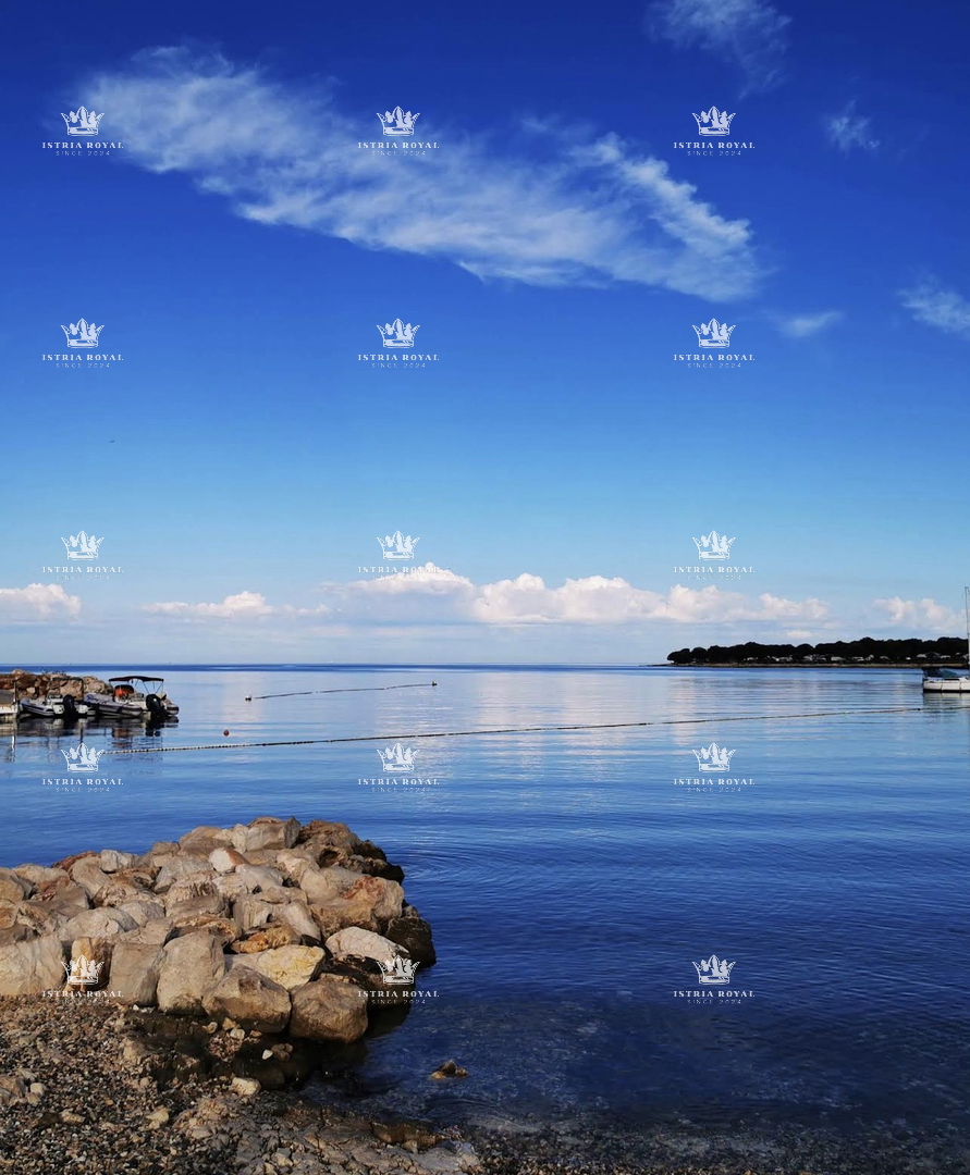 Istra, Poreč, appartamento 45m2, vista mare, 400m dal mare, arredato, terrazza, parcheggio