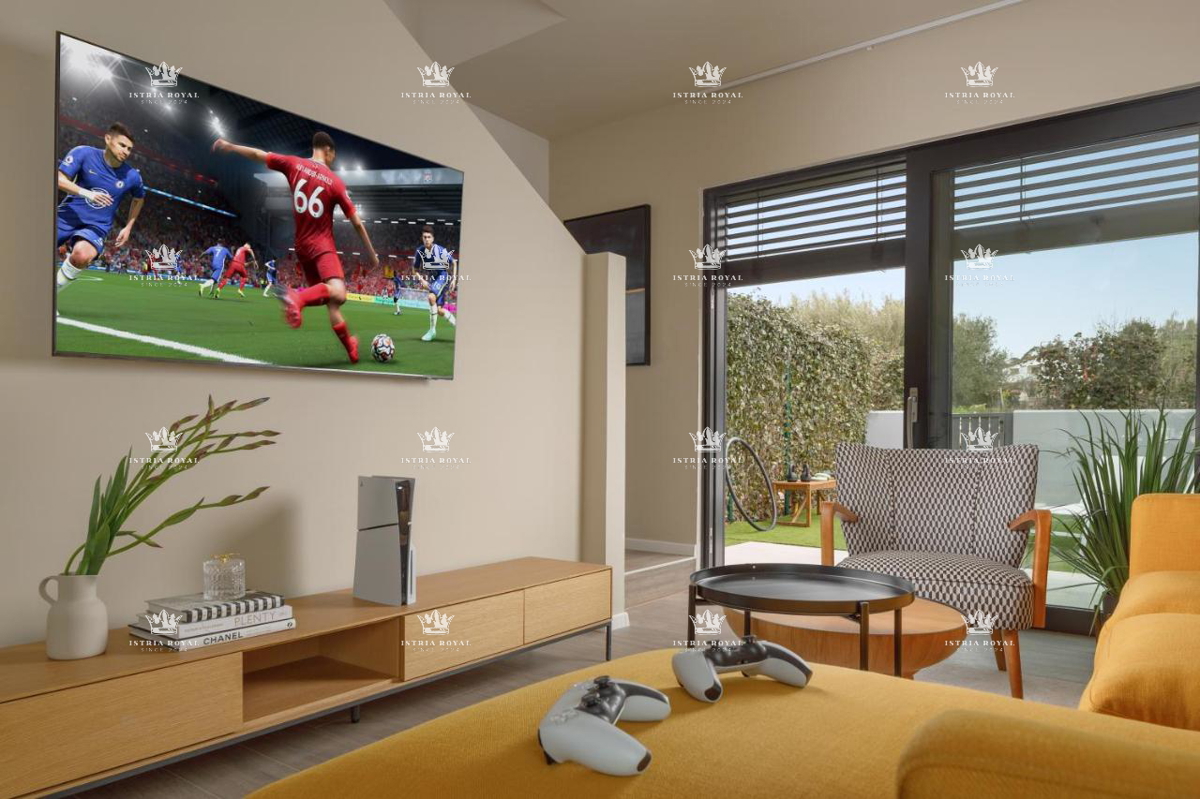 Istra, Poreč, vendita di una lussuosa casa con piscina, a schiera, vicinanza al mare, opportunità.