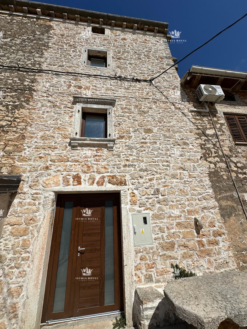 VENDITA ESCLUSIVA, ISTRIA, POREČ – GEDIĆI, CASA IN PIETRA ISTRIANA RISTRUTTURATA IN RIGA, 195m², 3CAM+SOGGIORNO, TERRAZZA 30m², VISTA MARE