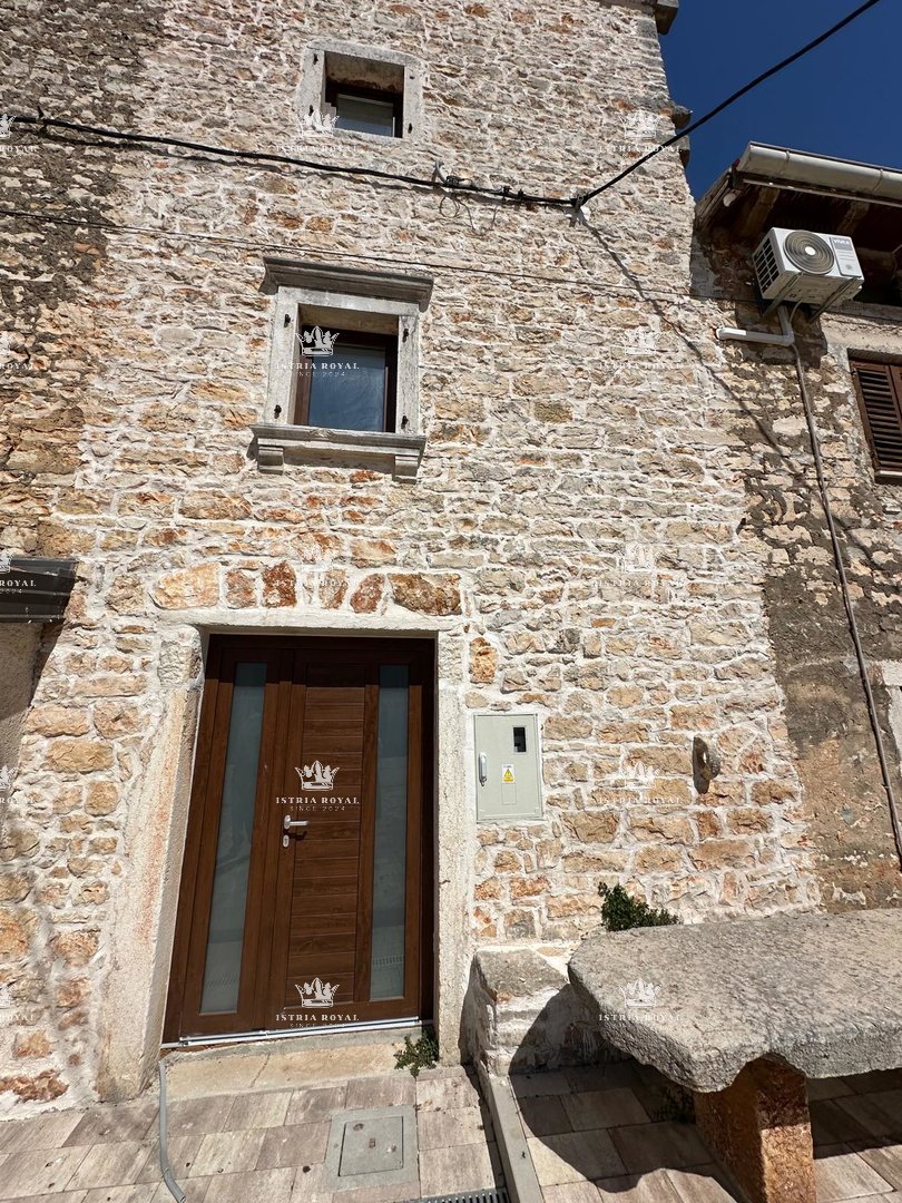 VENDITA ESCLUSIVA, ISTRIA, POREČ – GEDIĆI, CASA IN PIETRA ISTRIANA RISTRUTTURATA IN RIGA, 195m², 3CAM+SOGGIORNO, TERRAZZA 30m², VISTA MARE