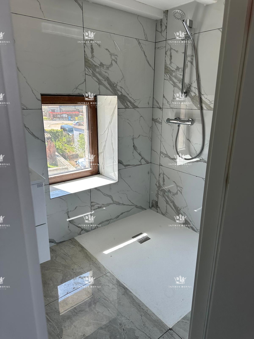 VENDITA ESCLUSIVA, ISTRIA, POREČ – GEDIĆI, CASA IN PIETRA ISTRIANA RISTRUTTURATA IN RIGA, 195m², 3CAM+SOGGIORNO, TERRAZZA 30m², VISTA MARE