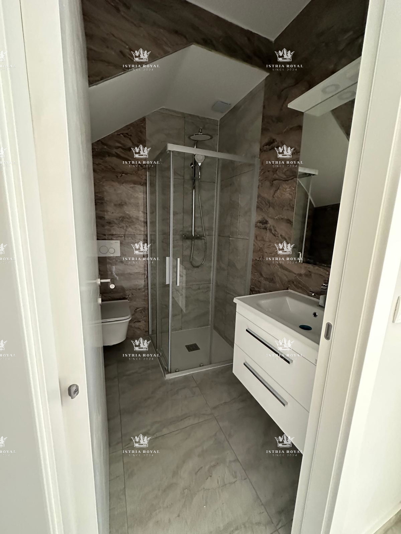 VENDITA ESCLUSIVA, ISTRIA, POREČ – GEDIĆI, CASA IN PIETRA ISTRIANA RISTRUTTURATA IN RIGA, 195m², 3CAM+SOGGIORNO, TERRAZZA 30m², VISTA MARE