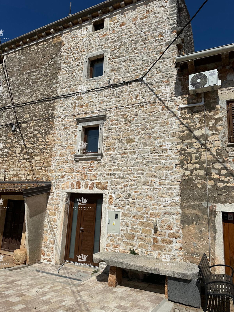 VENDITA ESCLUSIVA, ISTRIA, POREČ – GEDIĆI, CASA IN PIETRA ISTRIANA RISTRUTTURATA IN RIGA, 195m², 3CAM+SOGGIORNO, TERRAZZA 30m², VISTA MARE