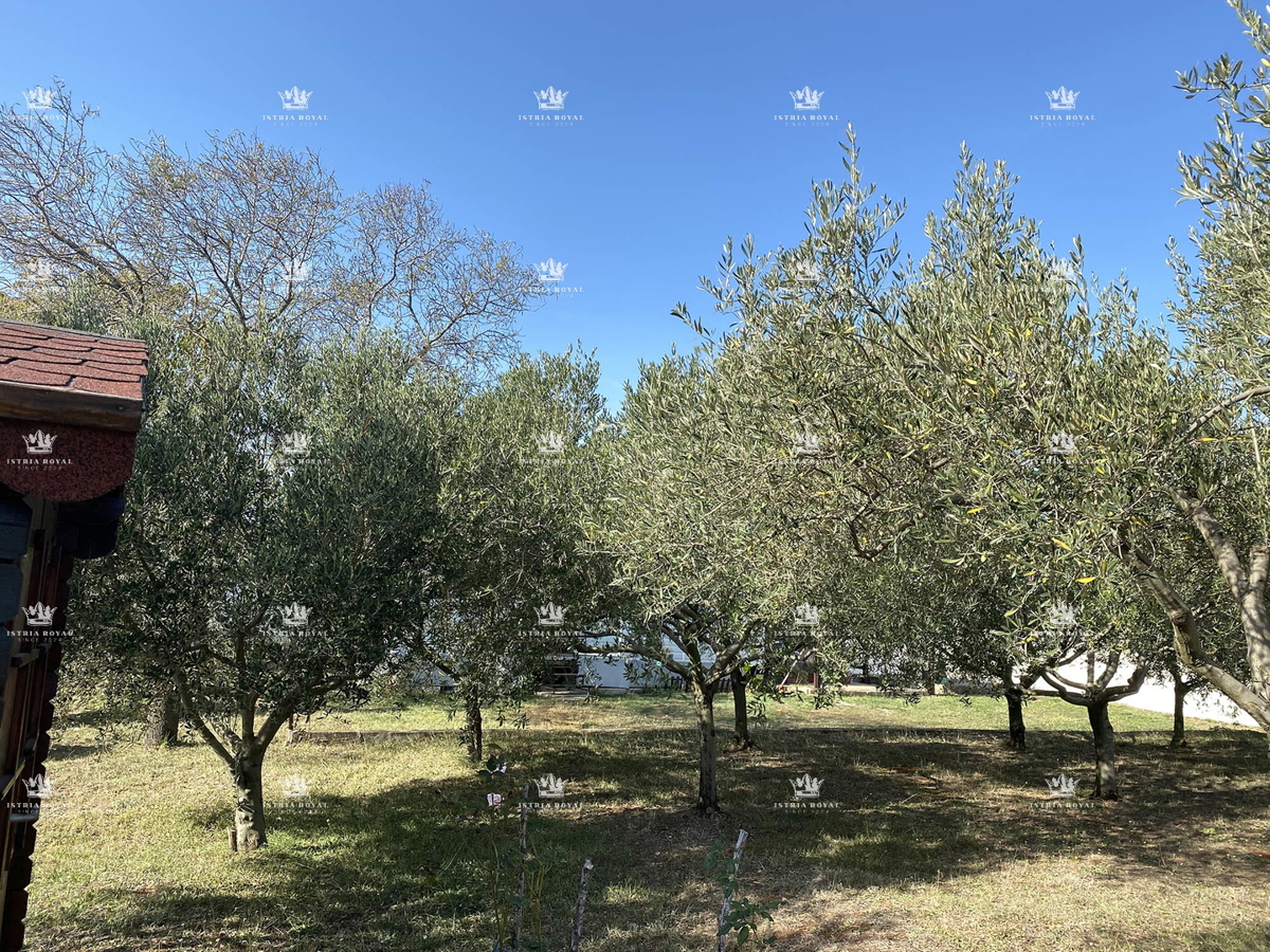 Istra, Pomer, terreno edificabile di 500m2, a 100 metri dal mare.