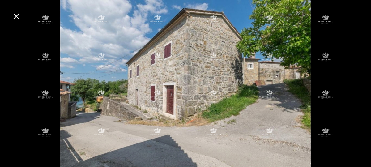 Istra, Pazin, vendita di terreno edificabile, progetto per una casa con piscina, parzialmente costruita.