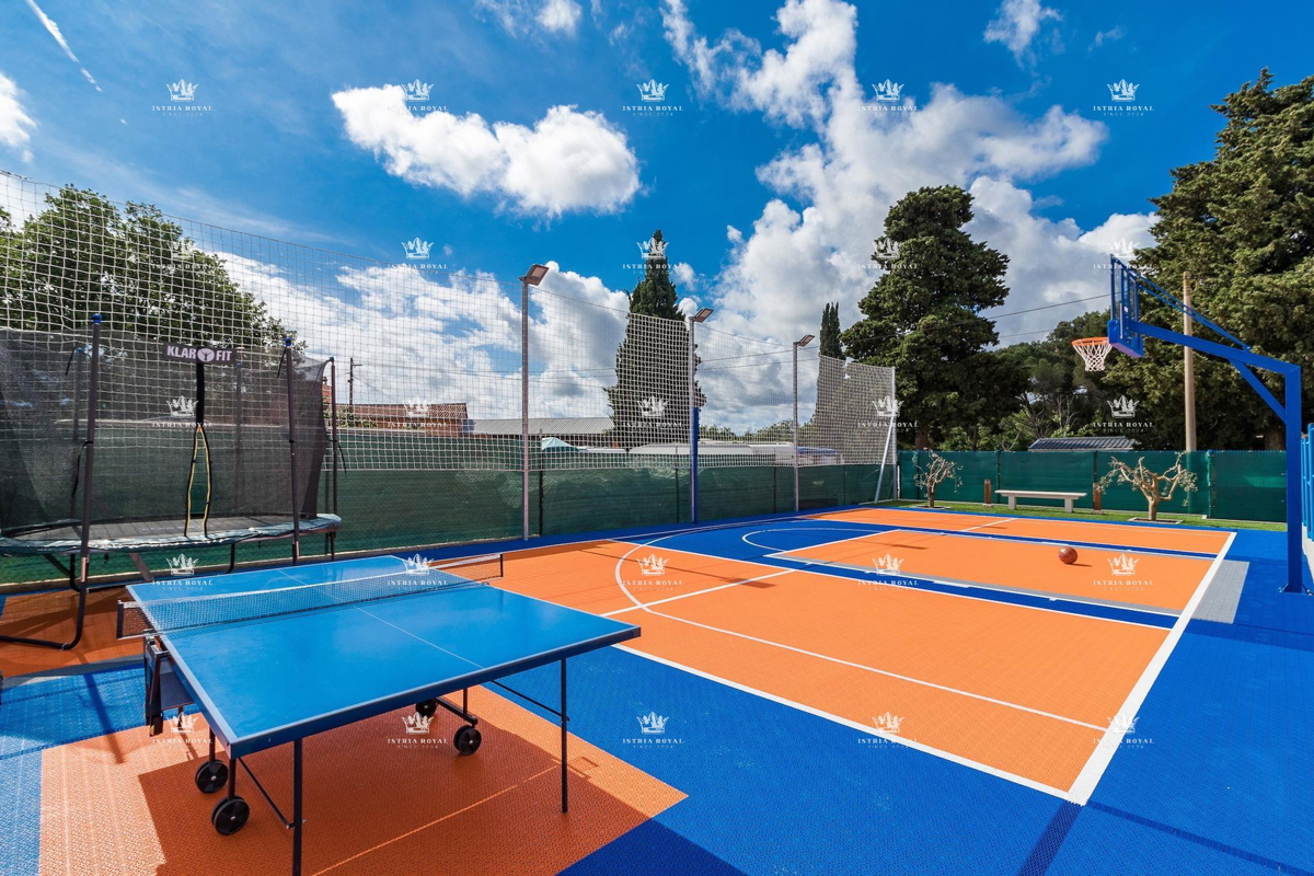 Villa di lusso con piscina in vendita – Istria, Valtura (600m², 9 bagni, 13 stanze) | Ideale per turismo!