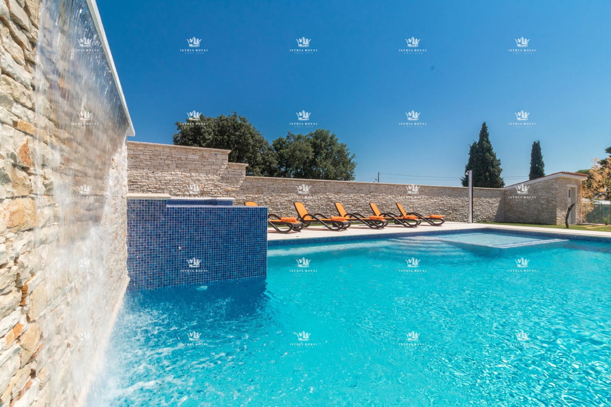 Villa di lusso con piscina in vendita – Istria, Valtura (600m², 9 bagni, 13 stanze) | Ideale per turismo!