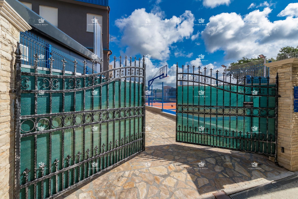 Villa di lusso con piscina in vendita – Istria, Valtura (600m², 9 bagni, 13 stanze) | Ideale per turismo!