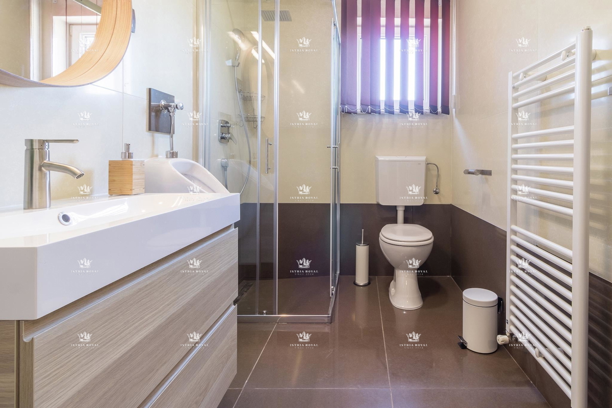 Villa di lusso con piscina in vendita – Istria, Valtura (600m², 9 bagni, 13 stanze) | Ideale per turismo!