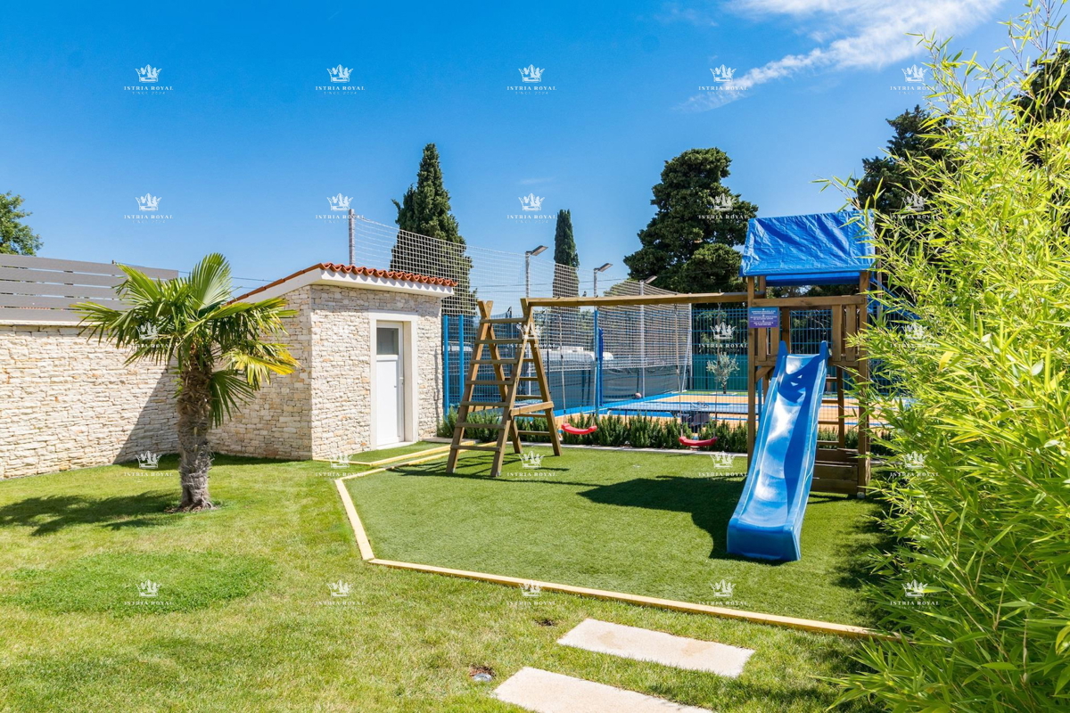 Villa di lusso con piscina in vendita – Istria, Valtura (600m², 9 bagni, 13 stanze) | Ideale per turismo!