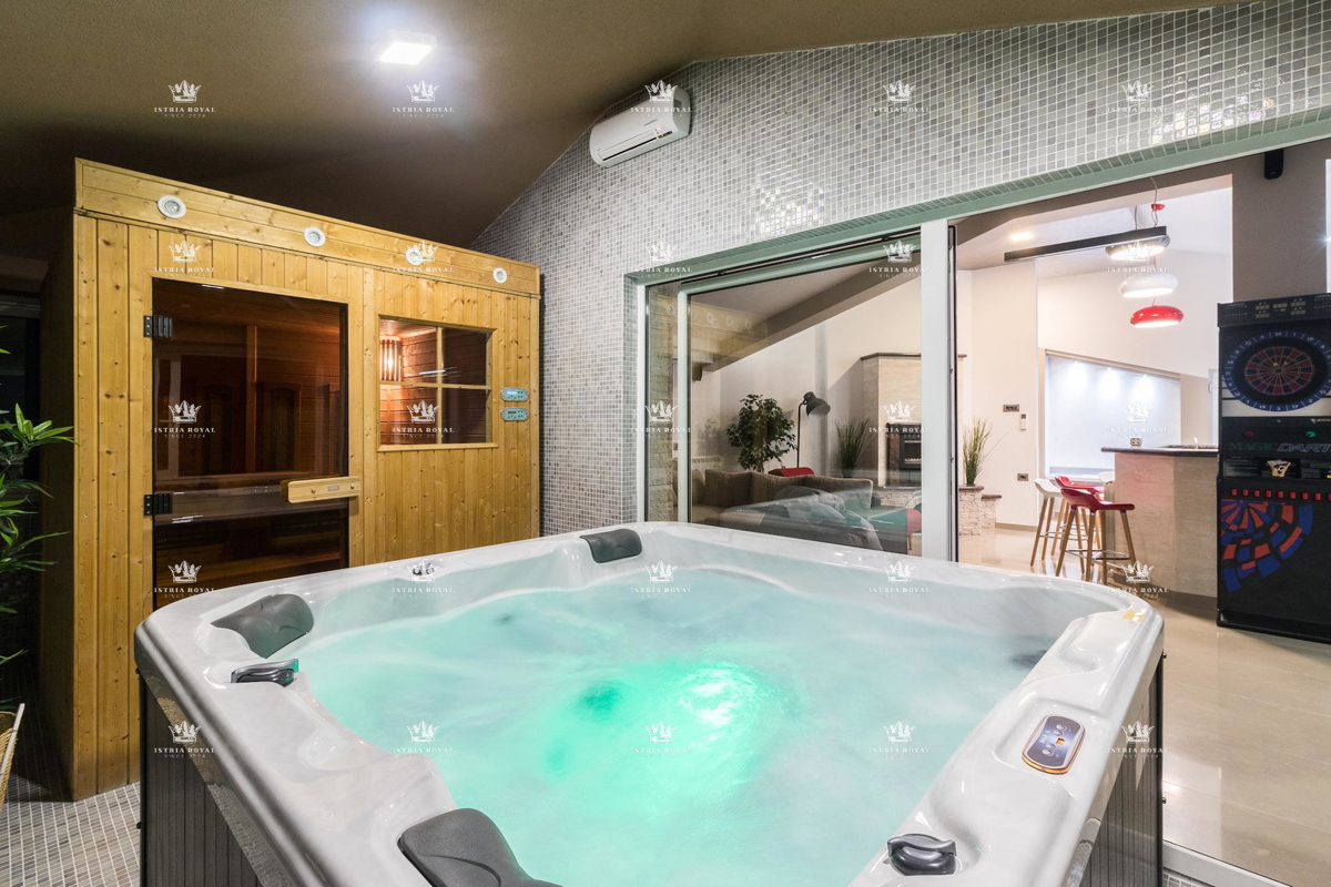 Villa di lusso con piscina in vendita – Istria, Valtura (600m², 9 bagni, 13 stanze) | Ideale per turismo!