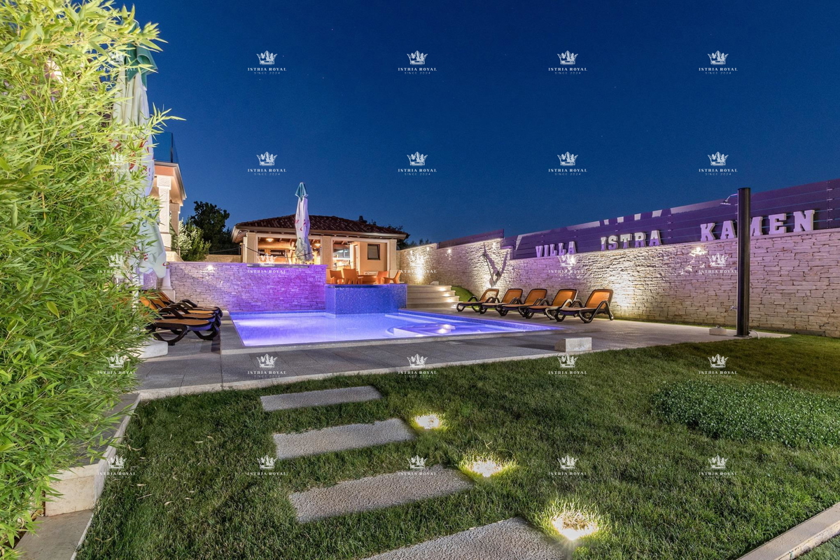 Villa di lusso con piscina in vendita – Istria, Valtura (600m², 9 bagni, 13 stanze) | Ideale per turismo!