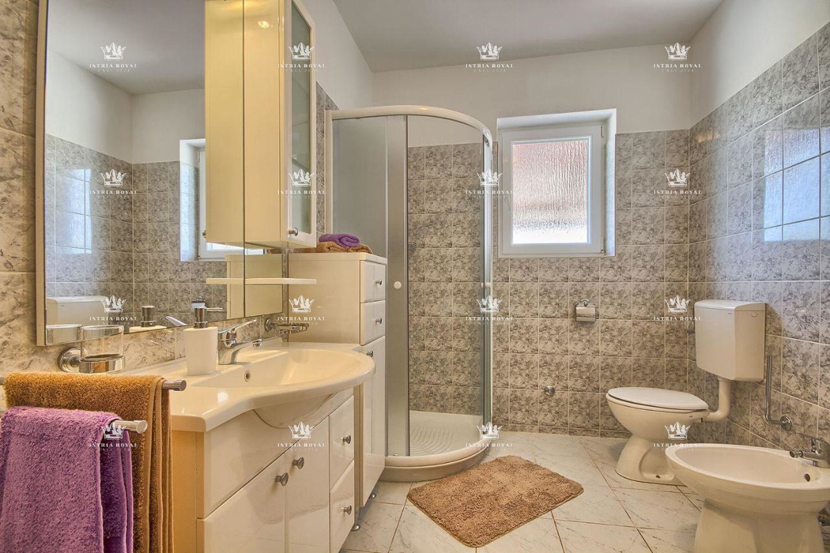 Casa in vendita a Valtura – Villetta indipendente al piano terra con ampio giardino, 205 m², Istria