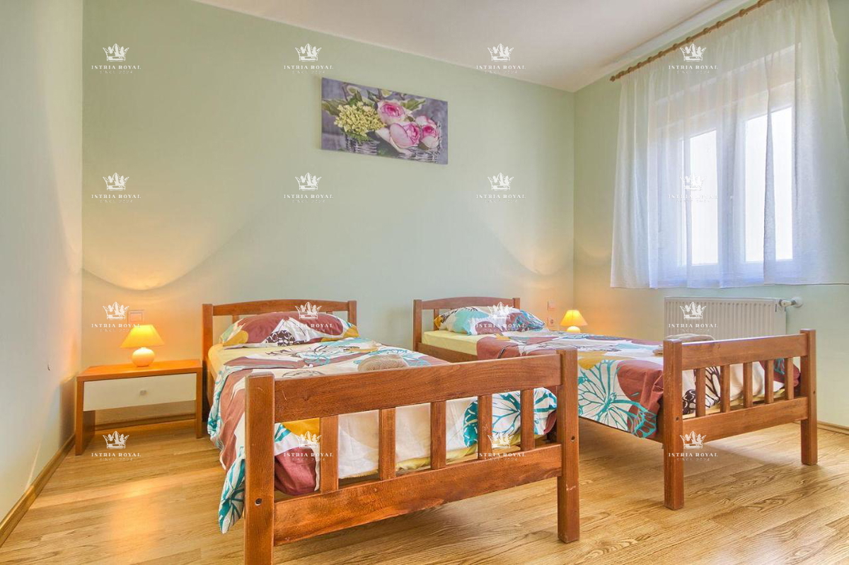 Casa in vendita a Valtura – Villetta indipendente al piano terra con ampio giardino, 205 m², Istria