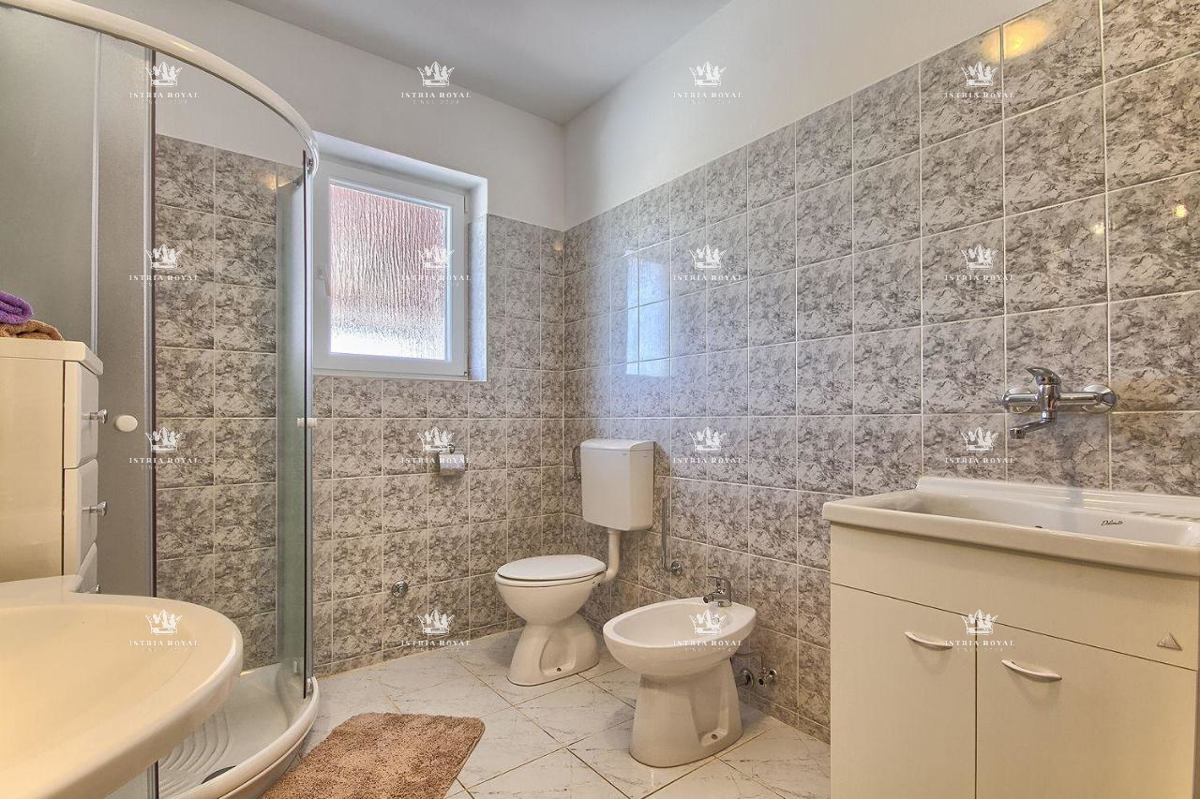 Casa in vendita a Valtura – Villetta indipendente al piano terra con ampio giardino, 205 m², Istria