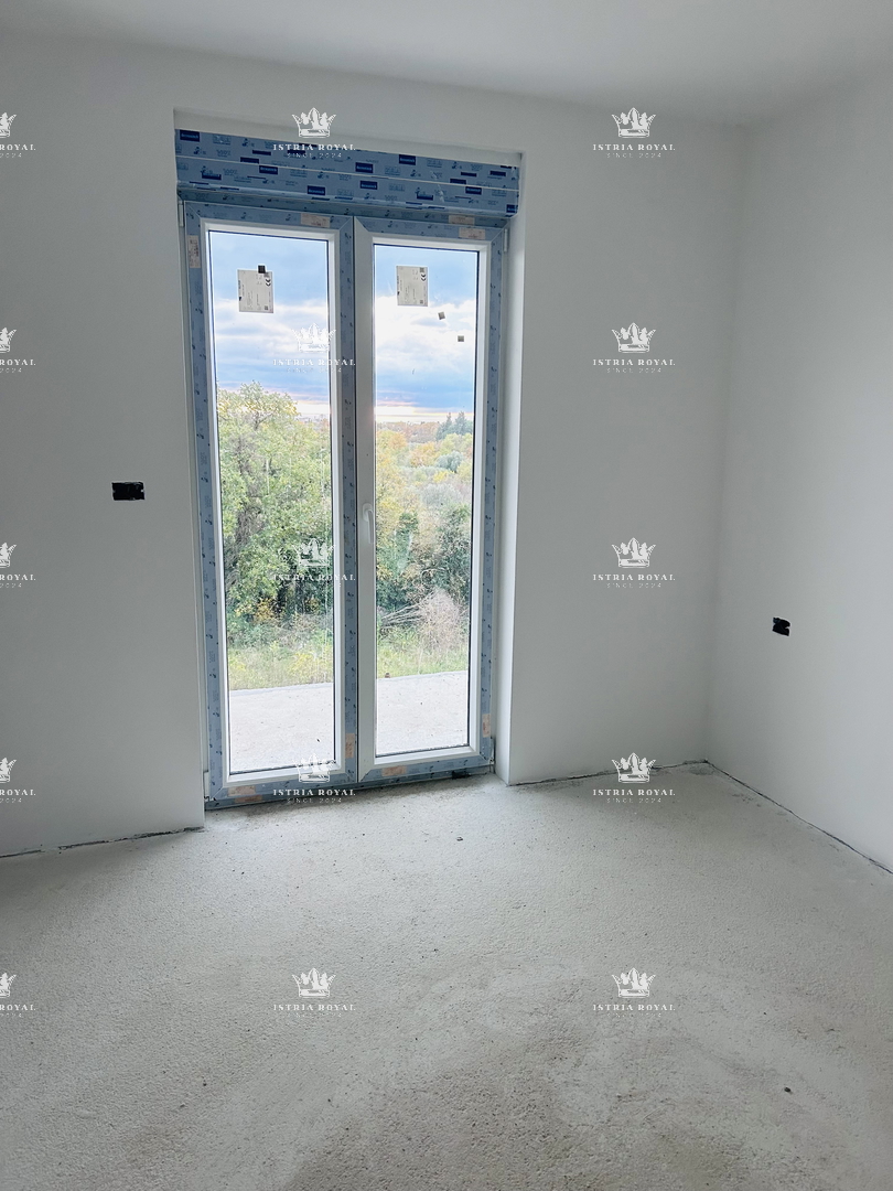 Umag, appartamento 66m2, 2 camere da letto + soggiorno, vista mare aperta, posto auto, terrazza