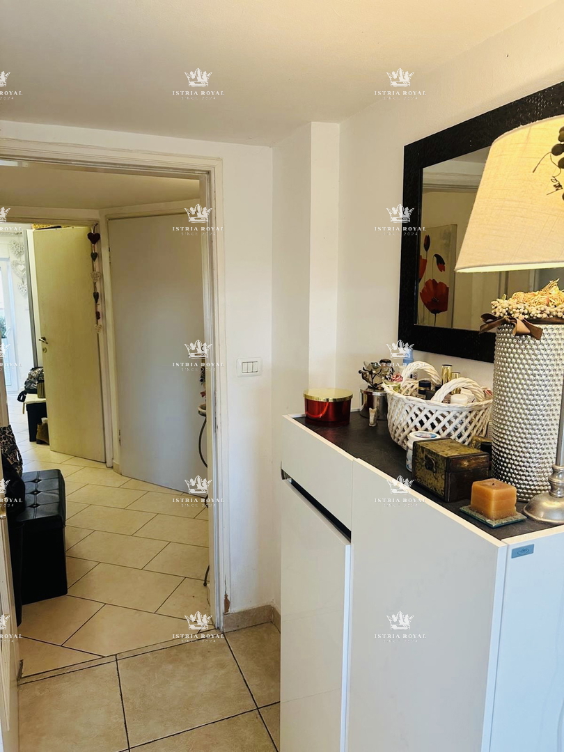 Istra, Pula, appartamento 2SS+DB, 51m2, due balconi, ripostiglio