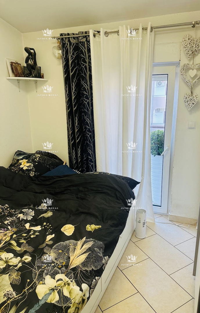 Istra, Pula, appartamento 2SS+DB, 51m2, due balconi, ripostiglio