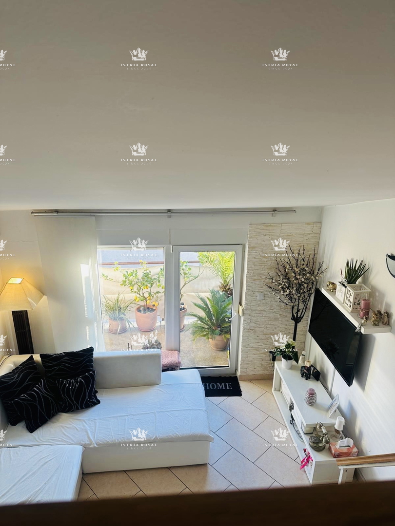Istra, Pula, appartamento 2SS+DB, 51m2, due balconi, ripostiglio