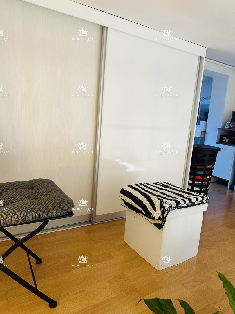 Istra, Pula, appartamento 2SS+DB, 51m2, due balconi, ripostiglio