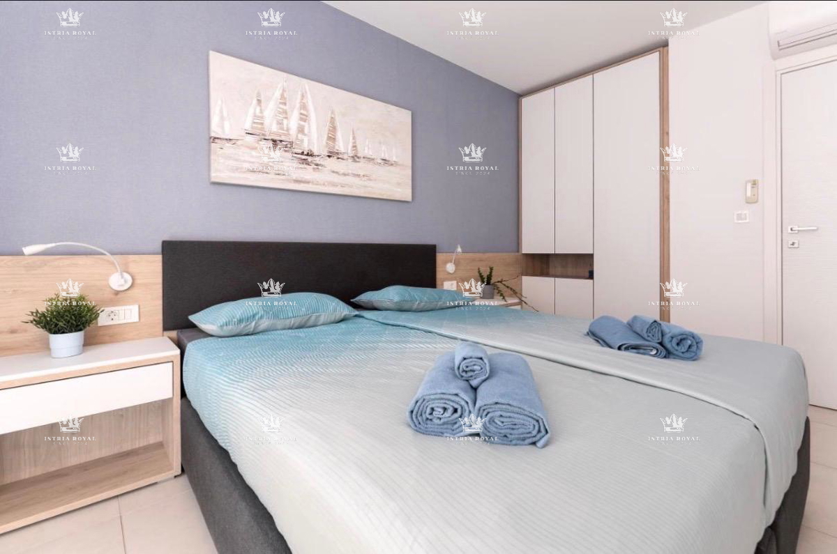 Istra, Umag appartamento 59m2, primo piano fronte mare, resort, piscina, garage, di lusso