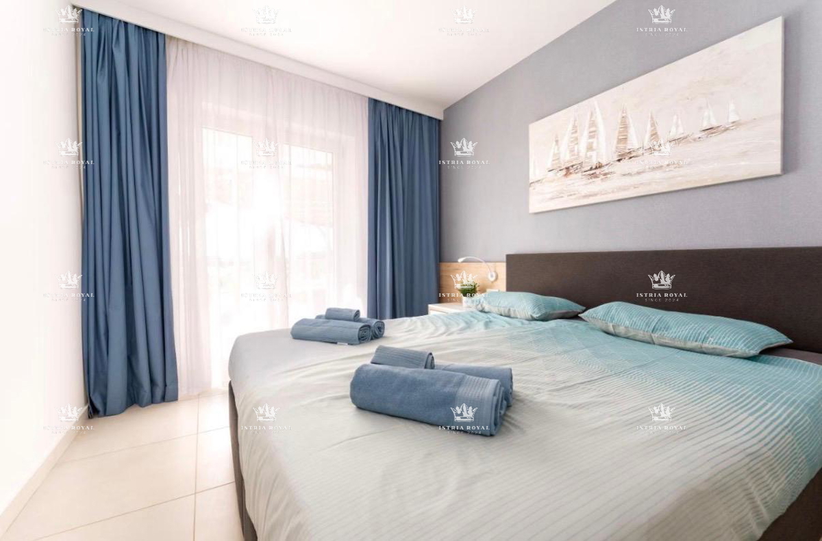 Istra, Umag appartamento 59m2, primo piano fronte mare, resort, piscina, garage, di lusso