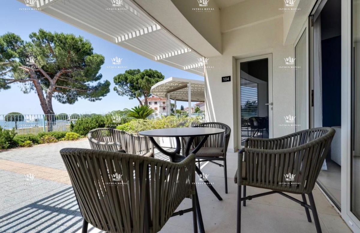 Istra, Umag appartamento 59m2, primo piano fronte mare, resort, piscina, garage, di lusso