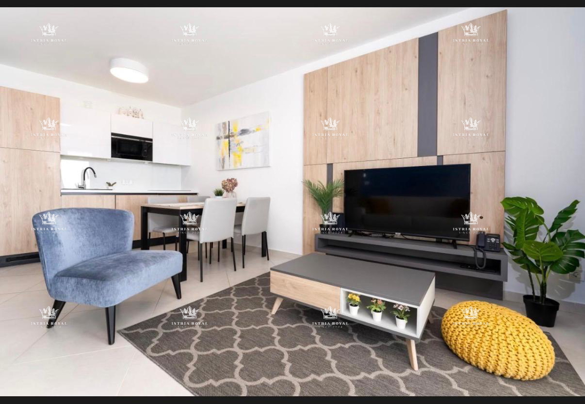 Istra, Umag appartamento 59m2, primo piano fronte mare, resort, piscina, garage, di lusso