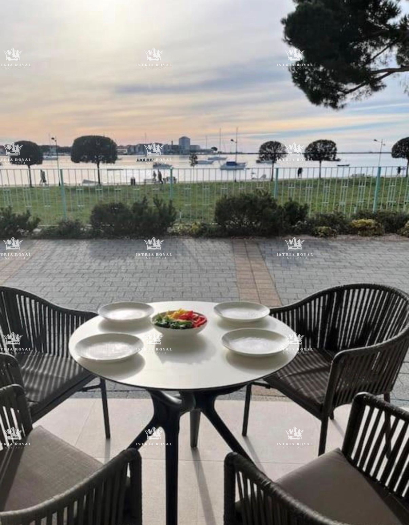 Istra, Umag appartamento 59m2, primo piano fronte mare, resort, piscina, garage, di lusso