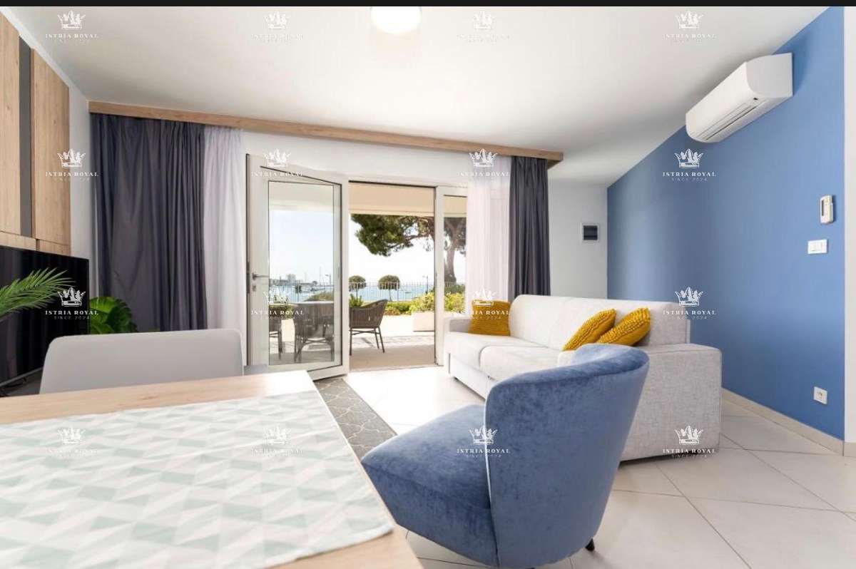 Istra, Umag appartamento 59m2, primo piano fronte mare, resort, piscina, garage, di lusso