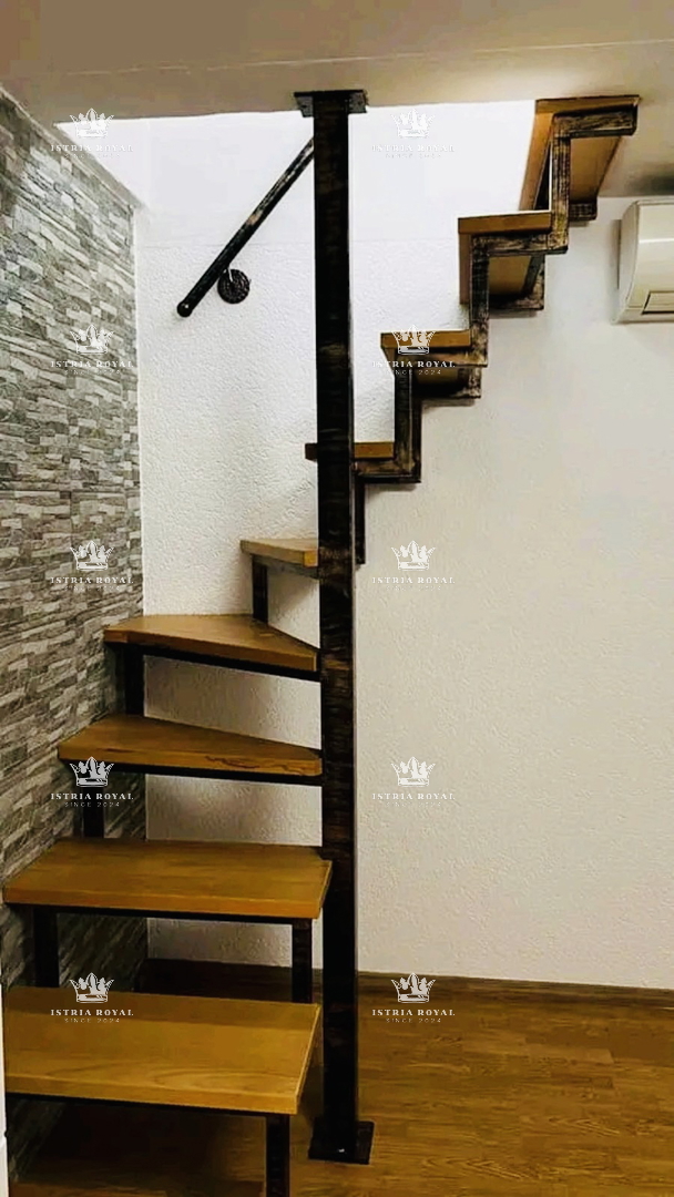 Istra, Buje, casa 122m2, completamente ristrutturata, centro