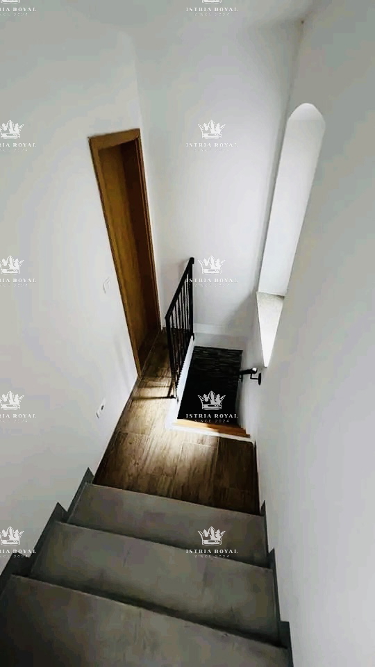 Istra, Buje, casa 122m2, completamente ristrutturata, centro