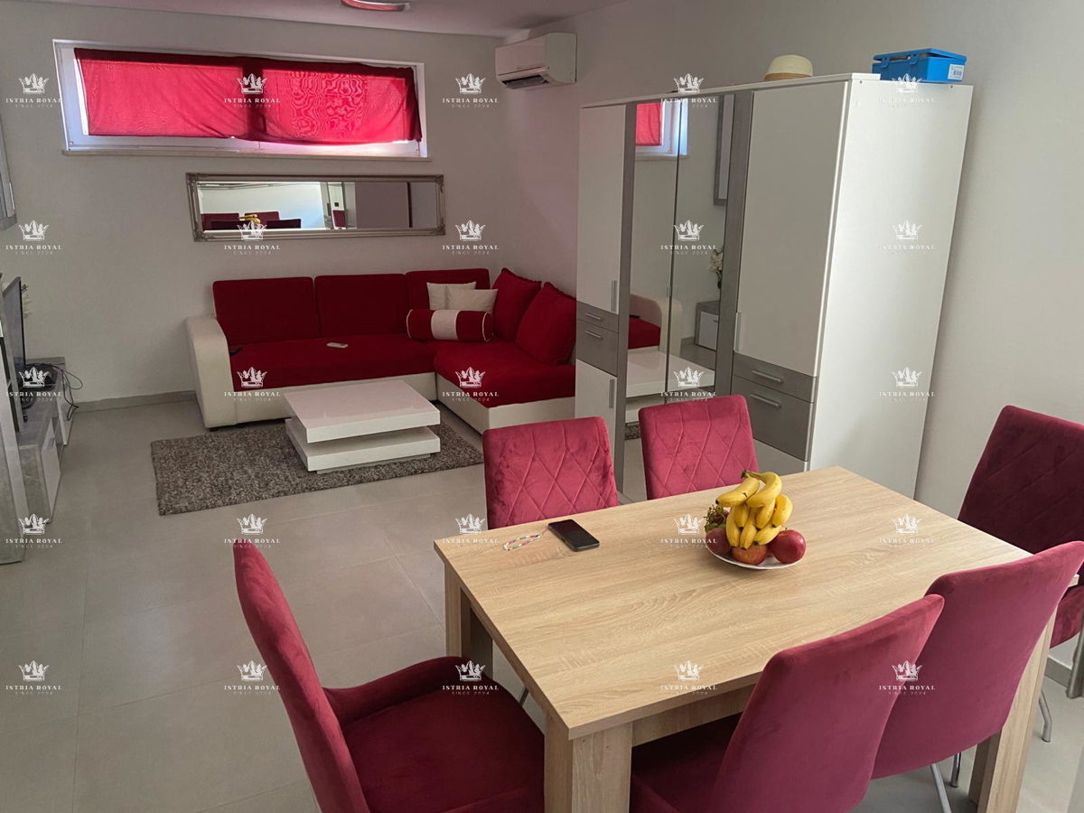 Appartamento in Vendita a Pola – Nuova Costruzione, 2 Camere da Letto + Soggiorno, Terrazza, Giardino, Posto Auto – Esclusivo!