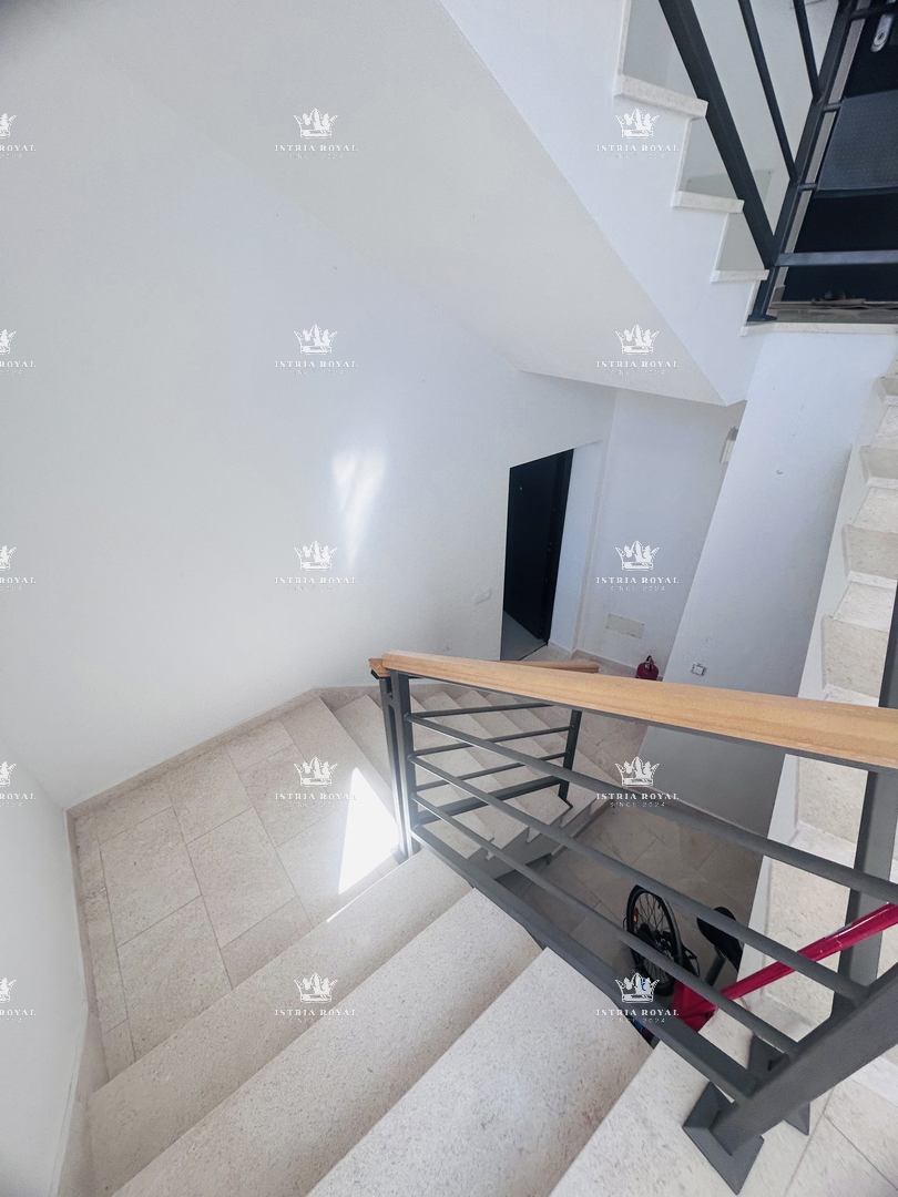 Appartamento in Vendita a Pola – Nuova Costruzione, 2 Camere da Letto + Soggiorno, Terrazza, Giardino, Posto Auto – Esclusivo!