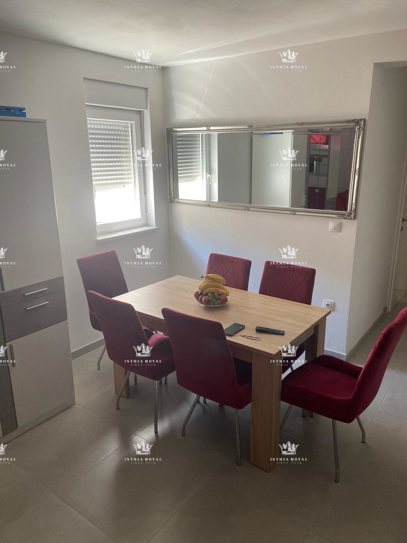 Appartamento in Vendita a Pola – Nuova Costruzione, 2 Camere da Letto + Soggiorno, Terrazza, Giardino, Posto Auto – Esclusivo!