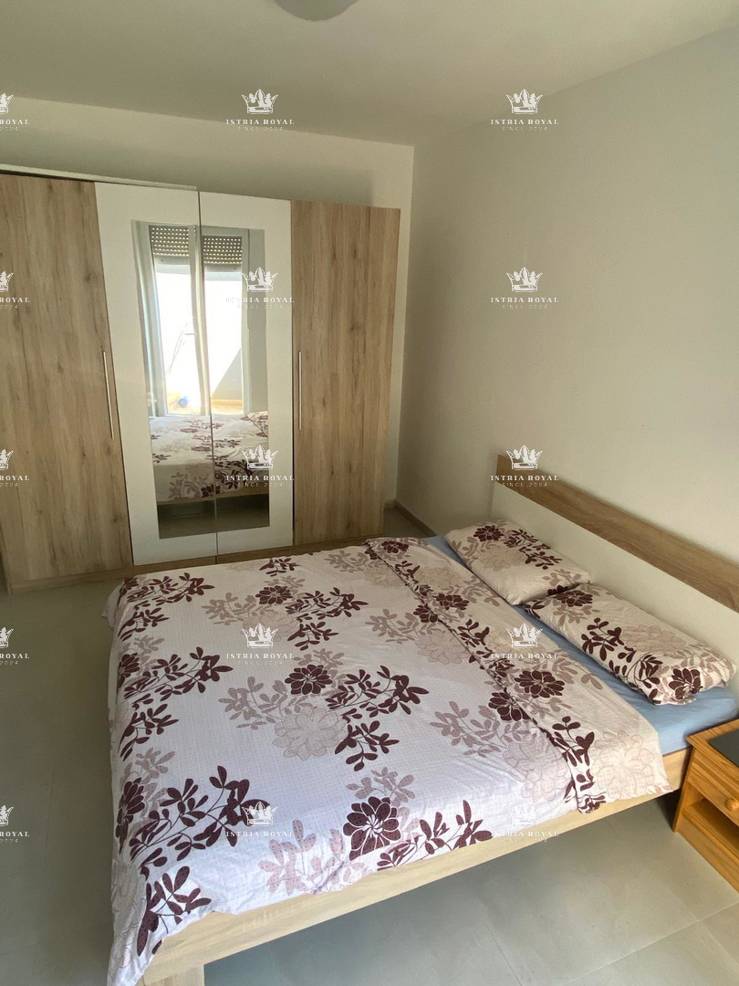 Appartamento in Vendita a Pola – Nuova Costruzione, 2 Camere da Letto + Soggiorno, Terrazza, Giardino, Posto Auto – Esclusivo!