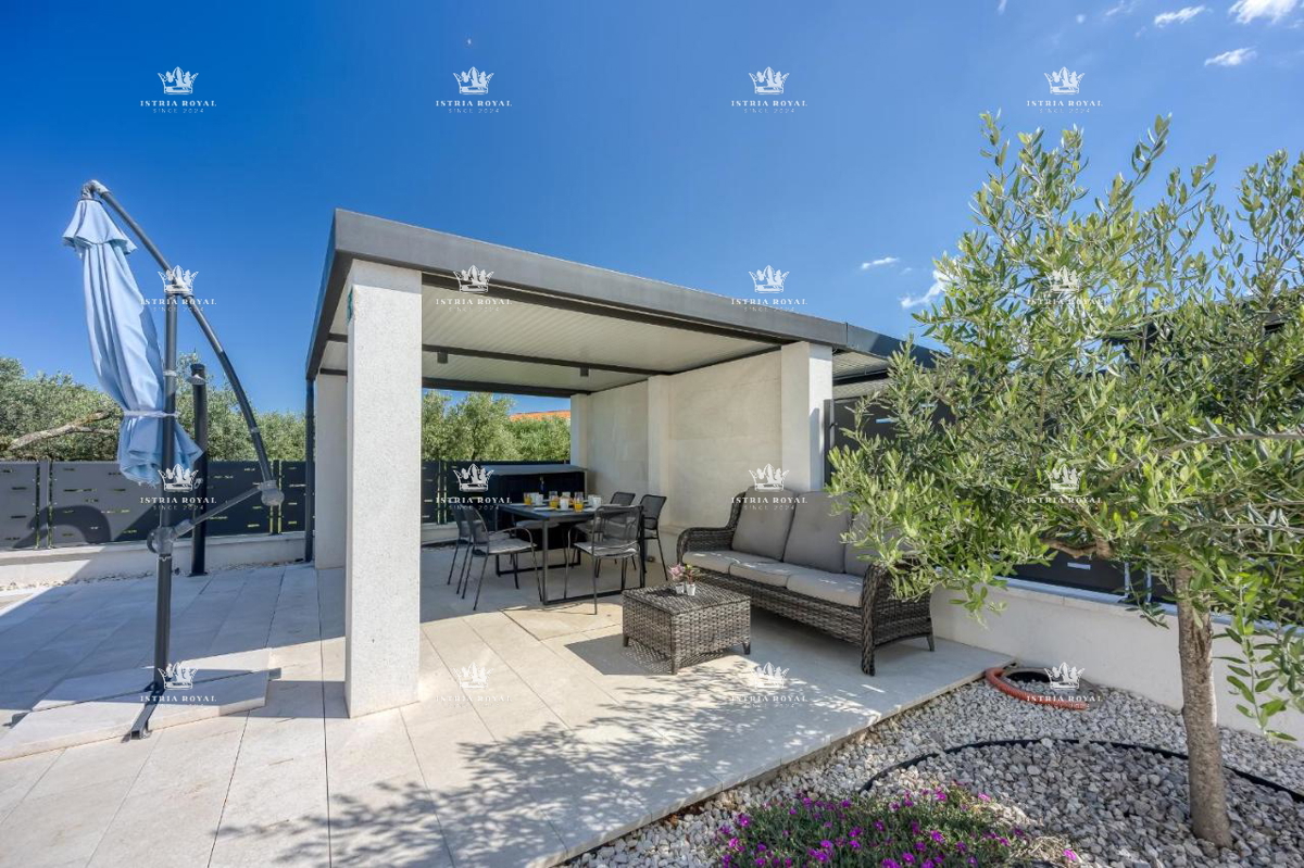 ISTRA, GALIŽANA – Villa di lusso indipendente con piscina, 150 m², 3 camere da letto – IN VENDITA!